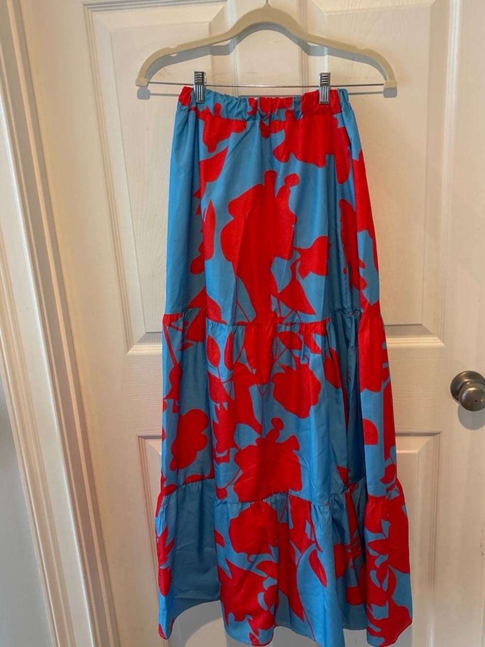 Amazon Blue Crop Top with Red Floral Print and Ruffled Sleeves - Picture 5 of 6